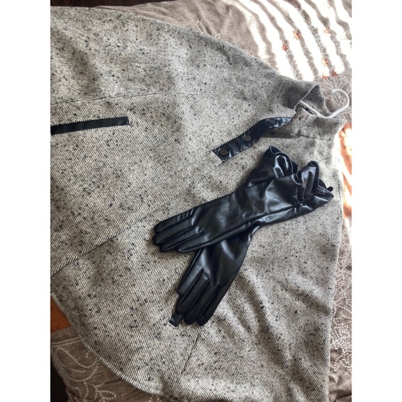 Dress Coat/Cloak - Picture 6 of 11